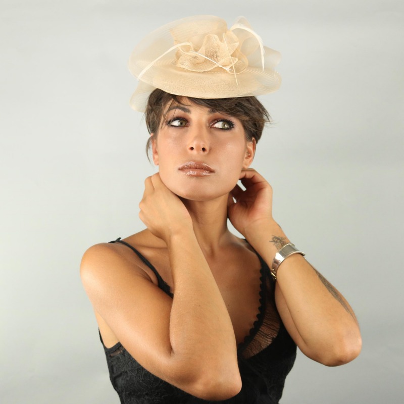 Nahiri, Fascinator elegante da cerimonia