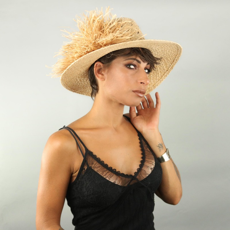 Treiha, Cappello da donna in raffia