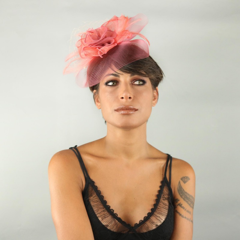 Triha - Fascinator elegante con veletta