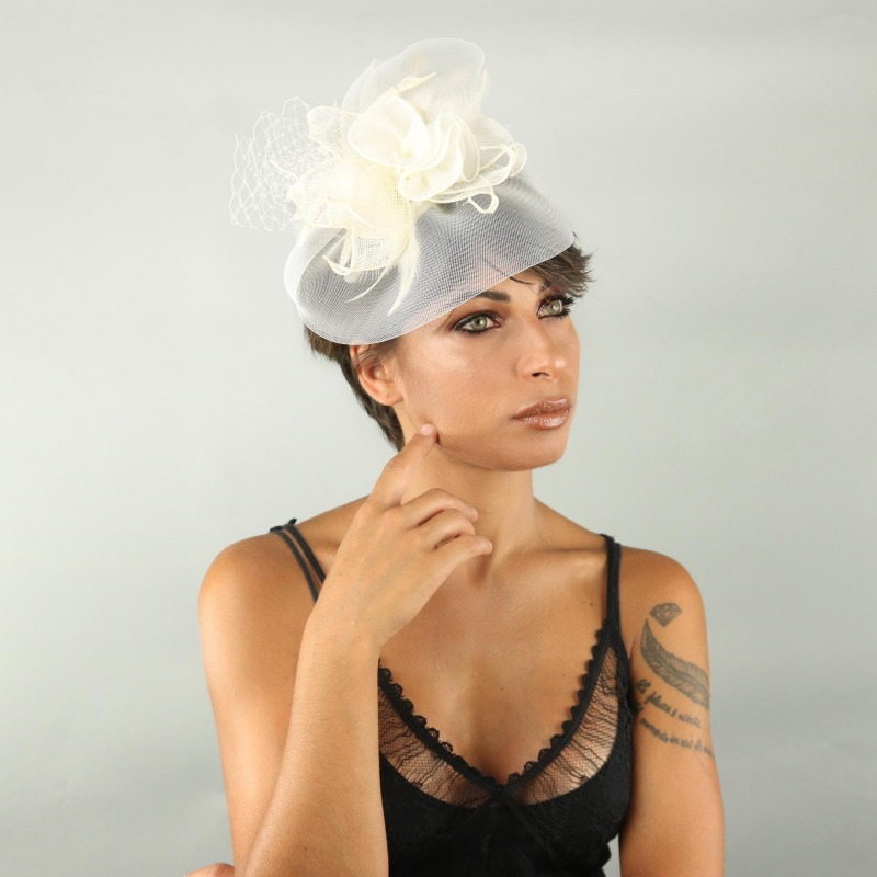 Triha - Fascinator elegante con veletta